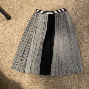 EUC Halogen pleated skirt